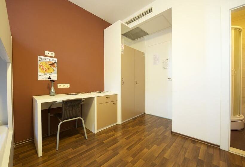 Funk Lounge Hostel