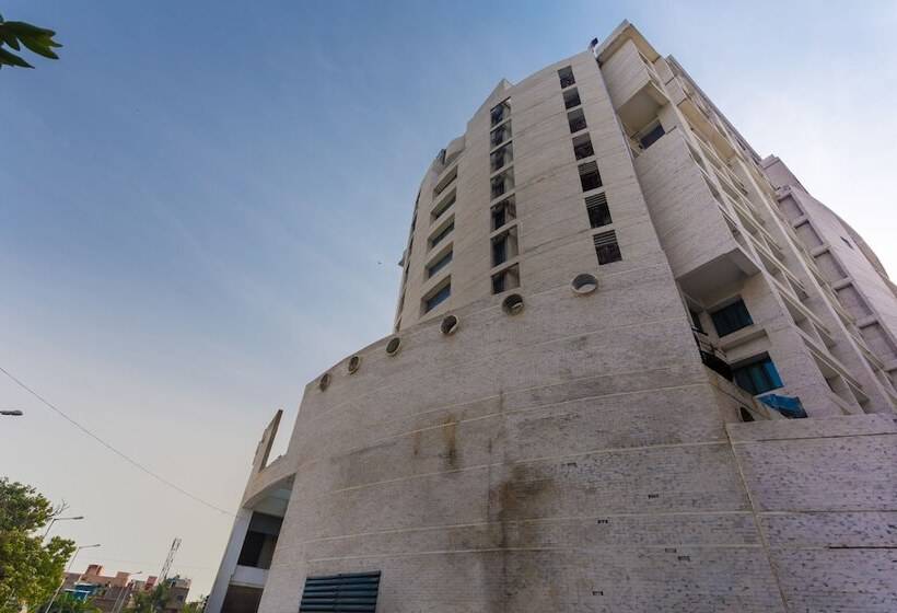 בית מלון כפרי Ginger  Chennai