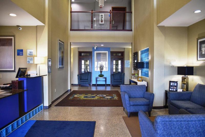 Holiday Inn Express Hotel & Suites St. Charles, An Ihg