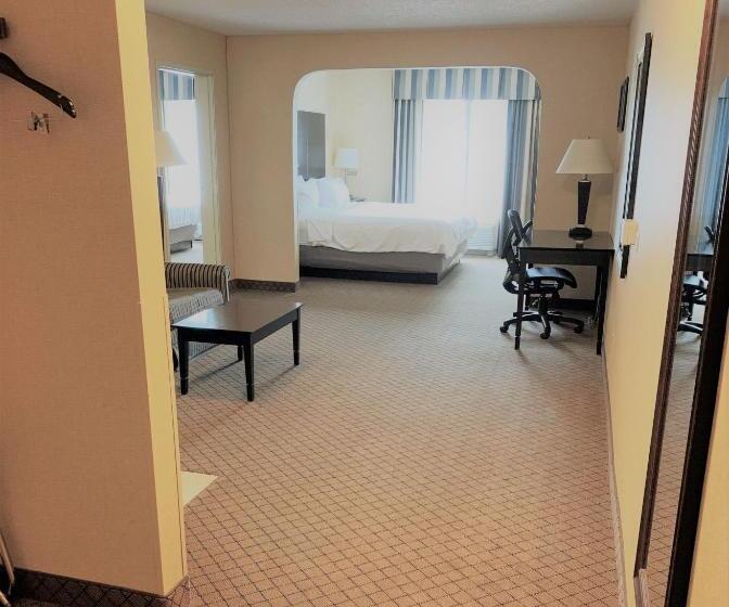فندق Holiday Inn Express Plymouth, An Ihg