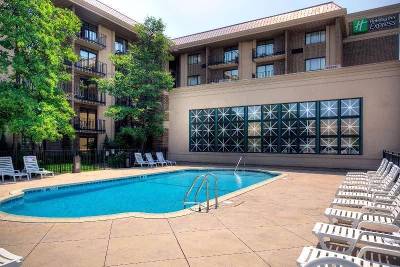 Отель Holiday Inn Express Schaumburg Rolling Meadows, An Ihg