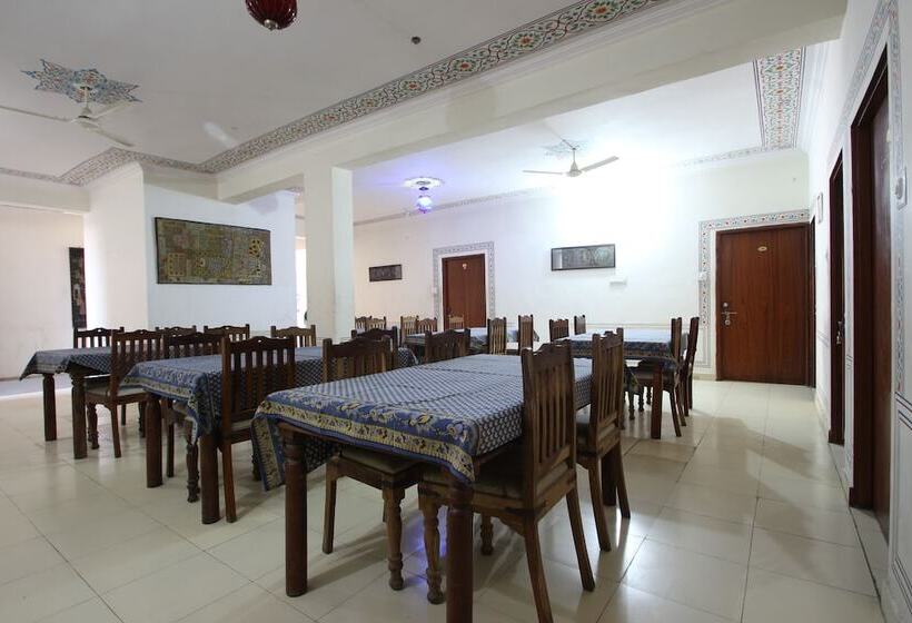 هتل Raghuraj Palace