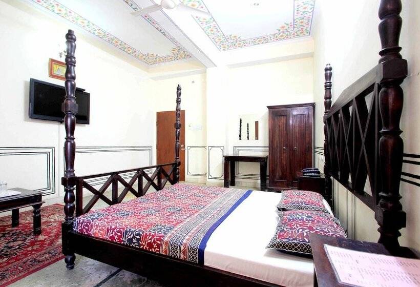 هتل Raghuraj Palace
