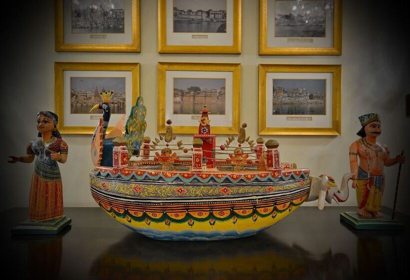 Отель Taj Nadesar Palace