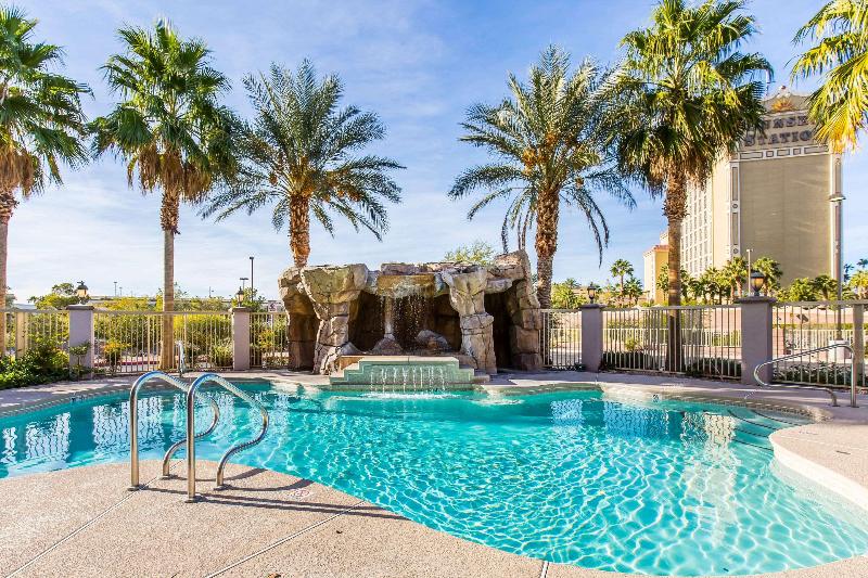 هتل Comfort Inn & Suites Henderson  Las Vegas