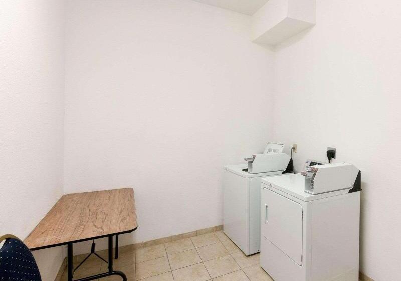 בית מלון כפרי Comfort Inn & Suites Regional Medical Center