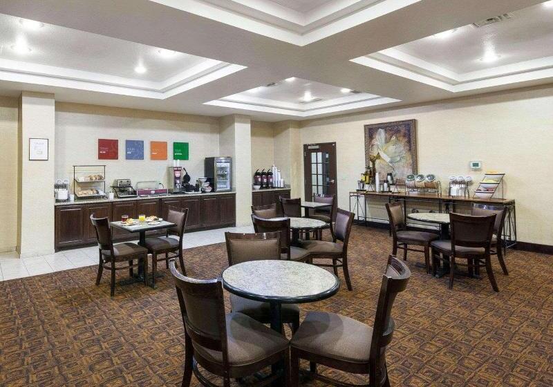 בית מלון כפרי Comfort Inn & Suites Regional Medical Center