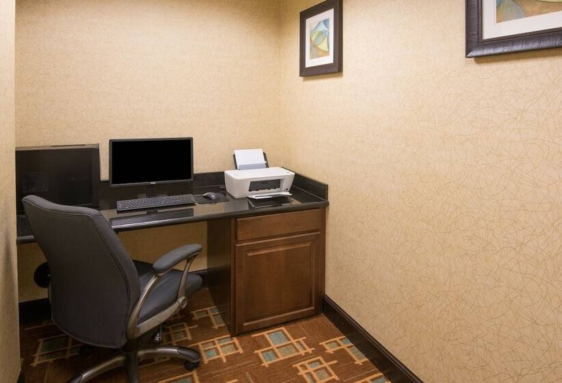 Holiday Inn Express Hotel & Suites Wauseon, An Ihg
