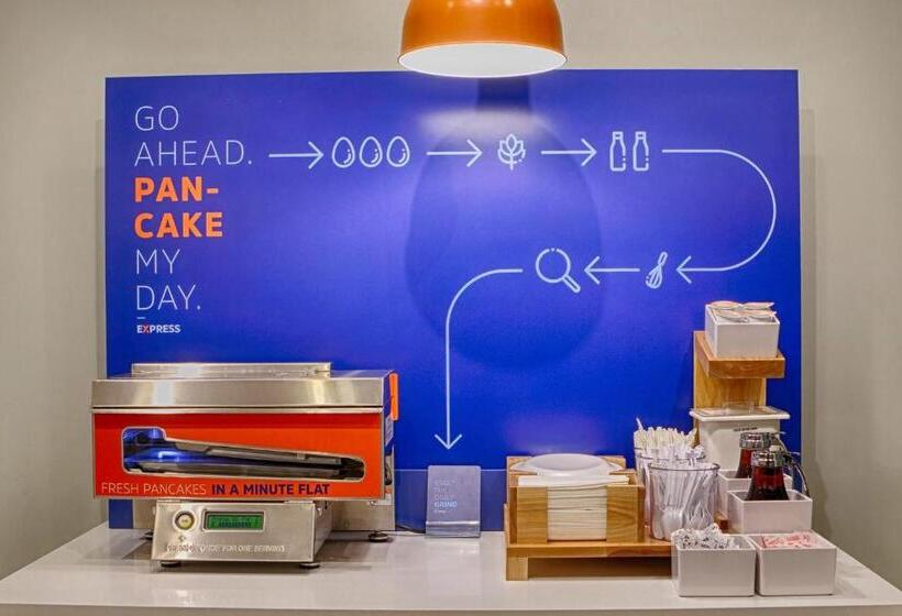 호텔 Holiday Inn Express & Suites Alliance, An Ihg