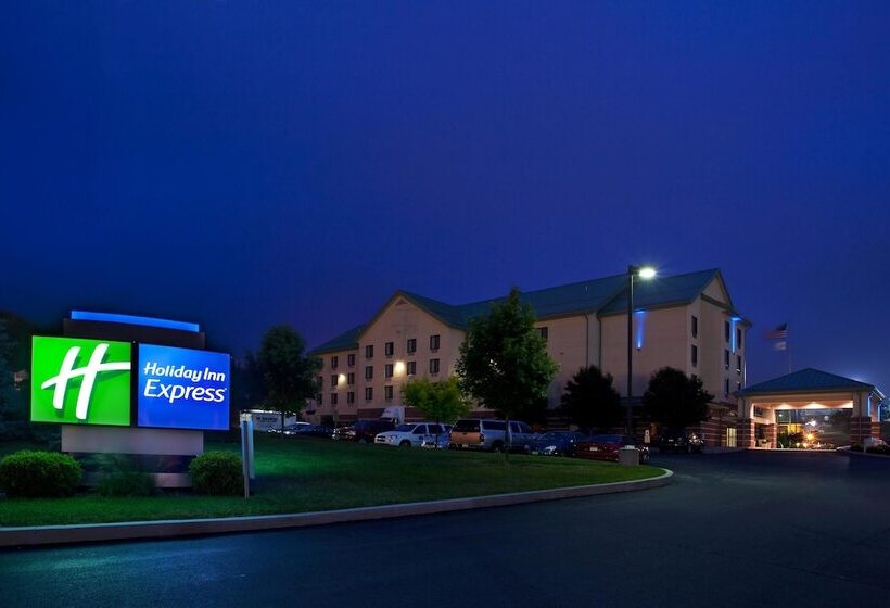 فندق Holiday Inn Express Breezewood, An Ihg