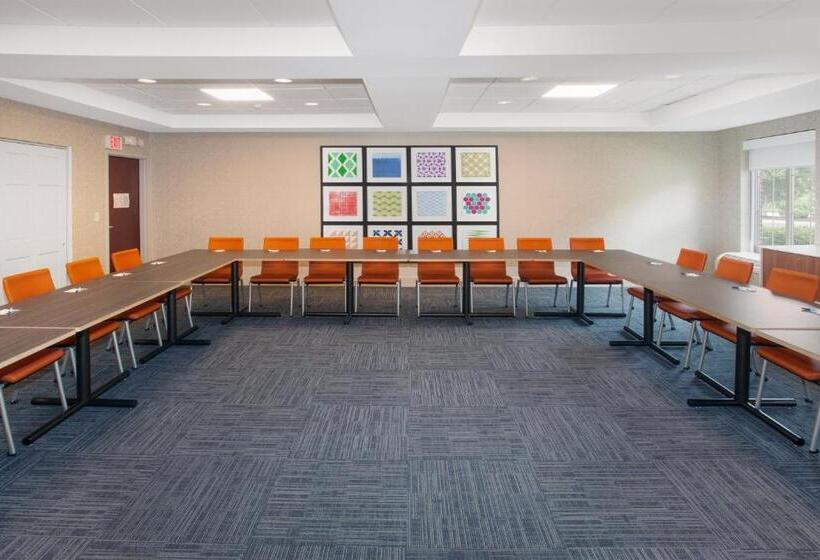 Отель Holiday Inn Express Haskell Wayne Area, An Ihg