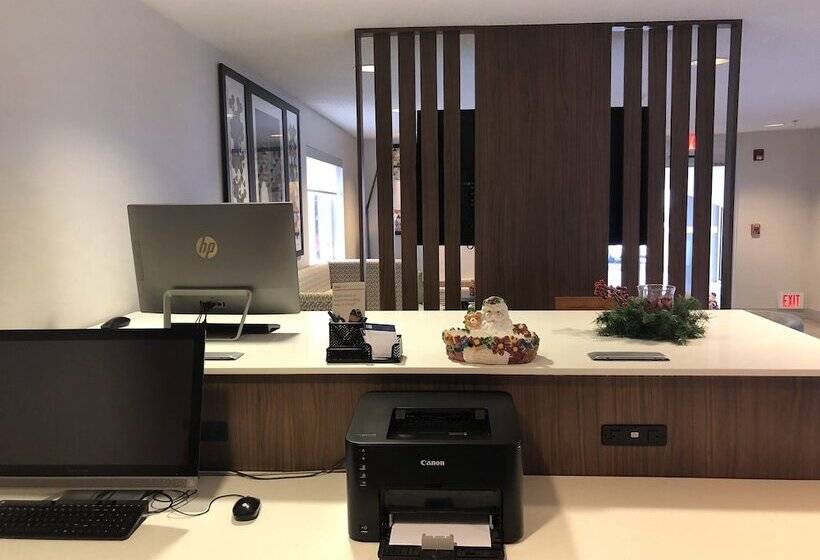 فندق Holiday Inn Express Mt. Vernon, An Ihg