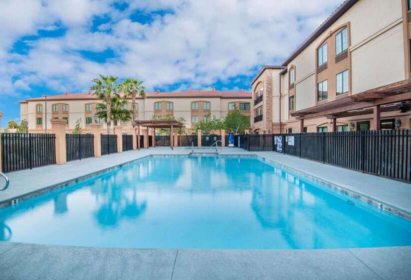 هتل La Quinta By Wyndham Las Vegas Airport South