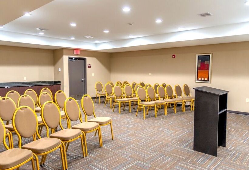 هتل Spark By Hilton Pearland