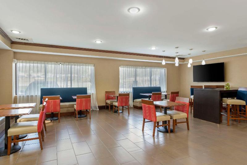 هتل Comfort Suites At Kennesaw State University