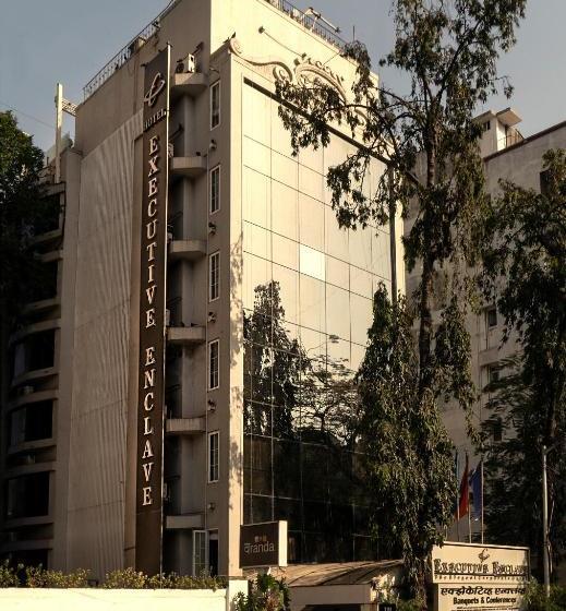 בית מלון כפרי Executive Enclave