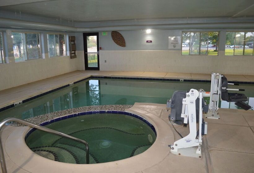 בית מלון כפרי First Choice Inn At The Swell