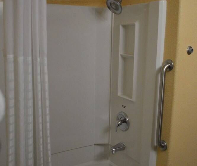 בית מלון כפרי First Choice Inn At The Swell