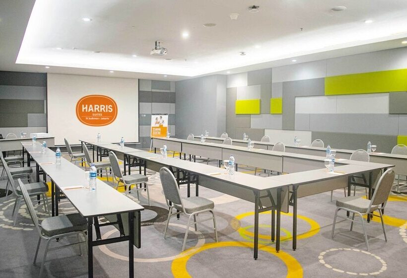 هتل Harris Suites Fx Sudirman