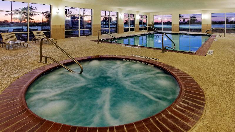 Holiday Inn Express Hotel & Suites Cleburne, An Ihg