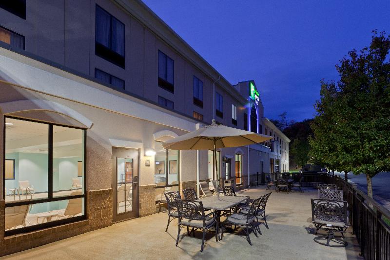 בית מלון כפרי Holiday Inn Express And Suites Winchester, An Ihg