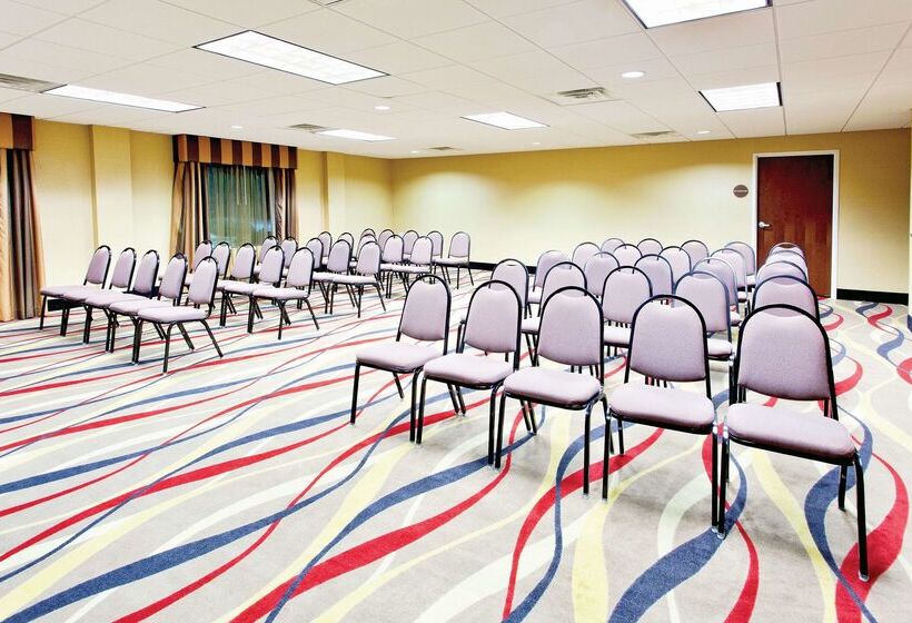 هتل La Quinta By Wyndham Warner Robins   Robins Afb