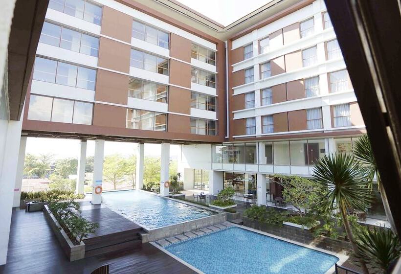هتل Mercure Padang