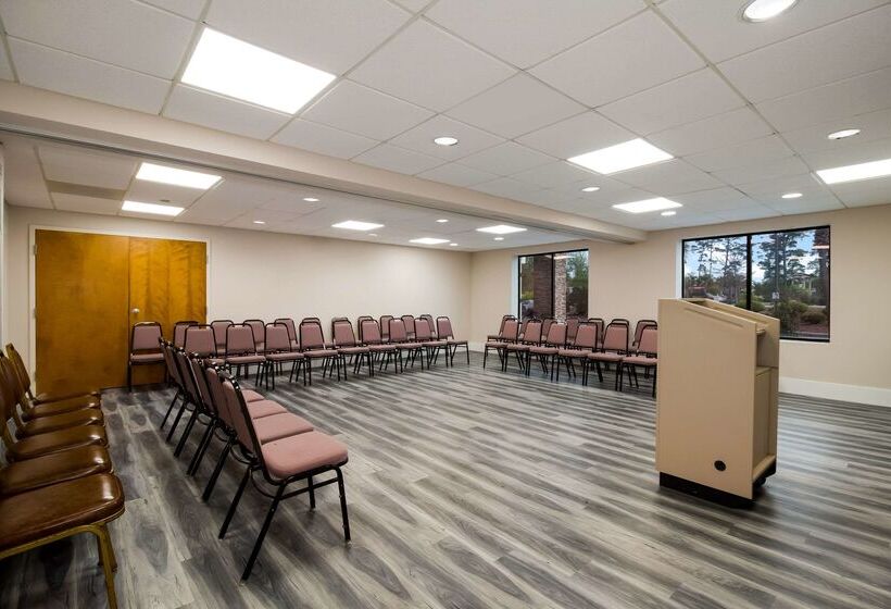 هتل Quality Inn & Suites