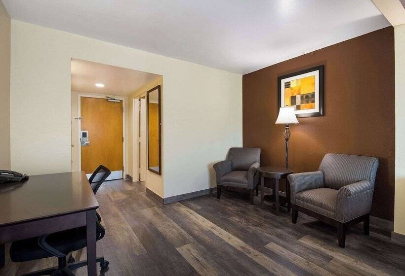 هتل Quality Inn & Suites