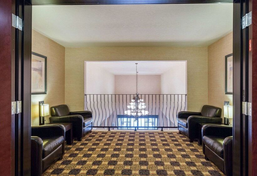 호텔 Quality Suites