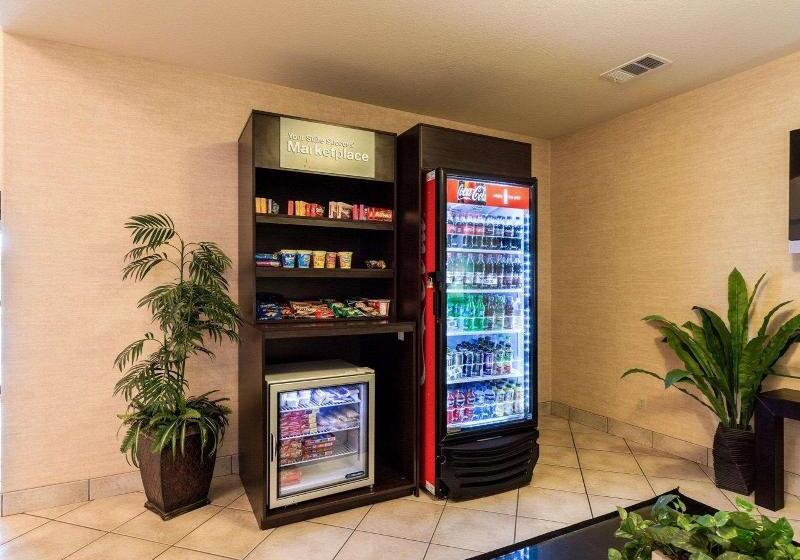 호텔 Quality Suites