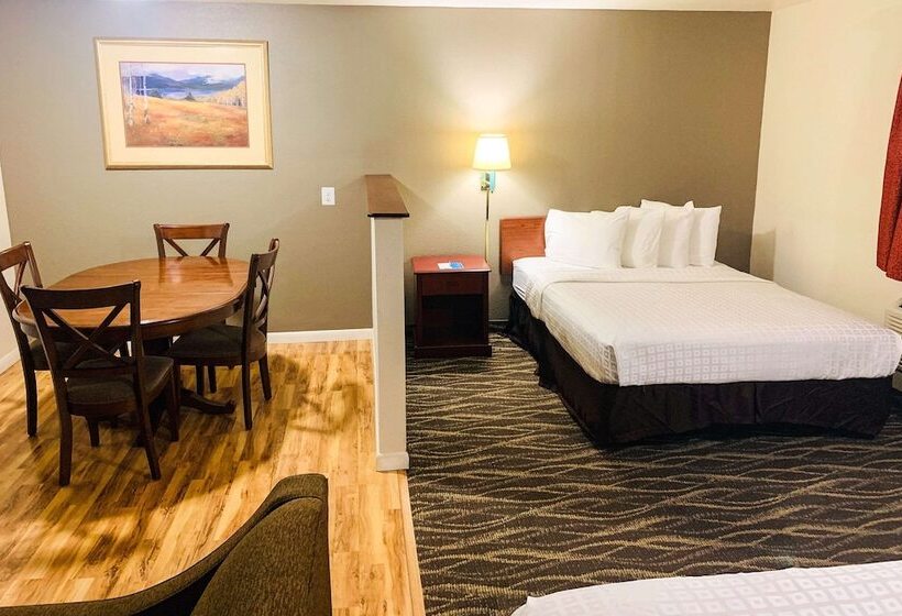בית מלון כפרי Rodeway Inn & Suites Sheridan