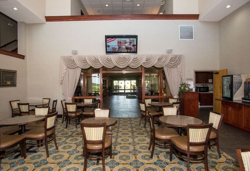 酒店 Round Hill Inn