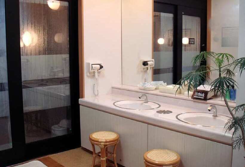 בית מלון כפרי Route Inn Tomakomai Ekimae