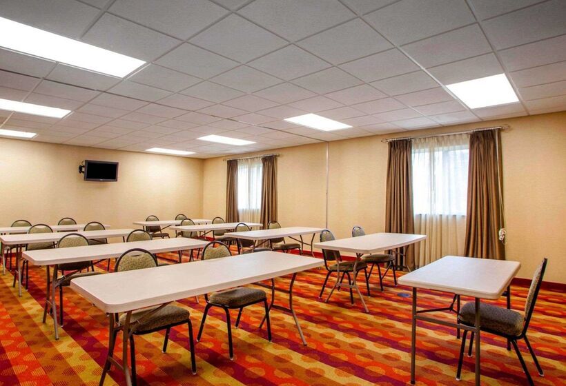 فندق Suburban Studios Cedar Falls