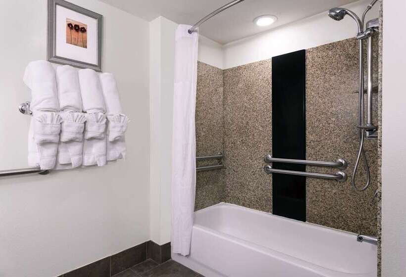 فندق Wingate By Wyndham Athens Ga