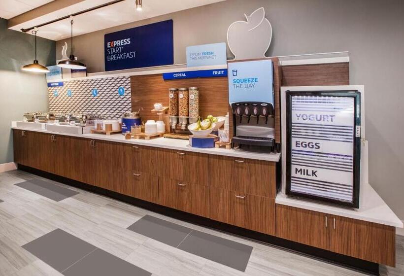 酒店 Holiday Inn Express And Suites Stevens Point By Ihg