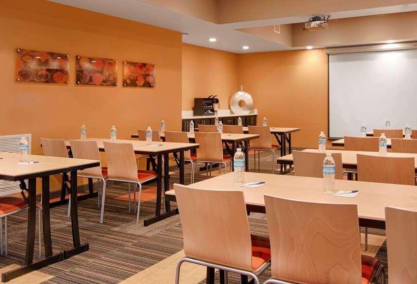 בית מלון כפרי Best Western Auburndale Inn & Suites