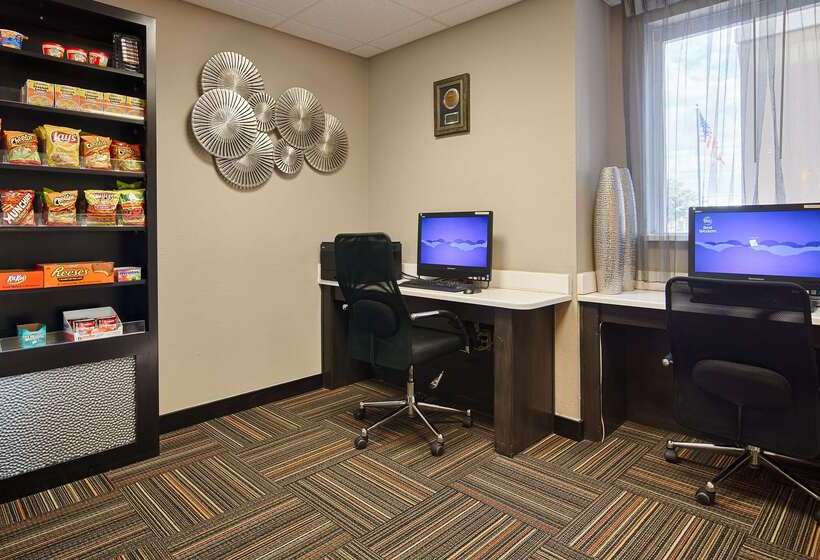 בית מלון כפרי Best Western Auburndale Inn & Suites