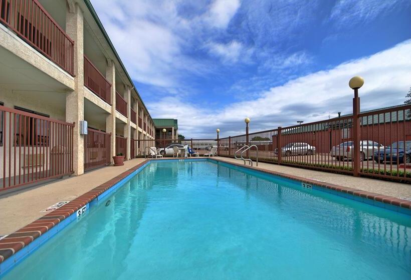 호텔 Best Western Cedar Inn