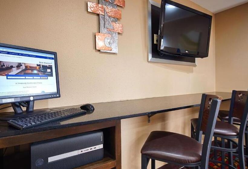 호텔 Best Western Cedar Inn