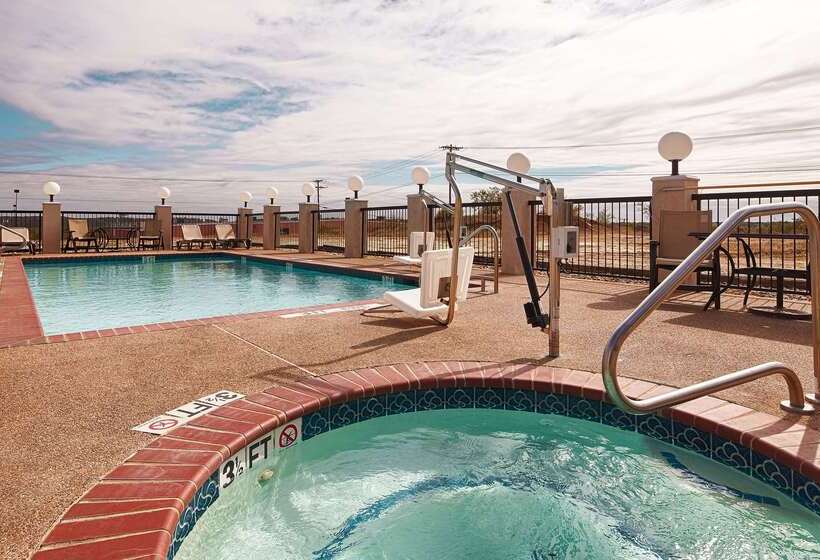 Отель Best Western Clubhouse Inn & Suites