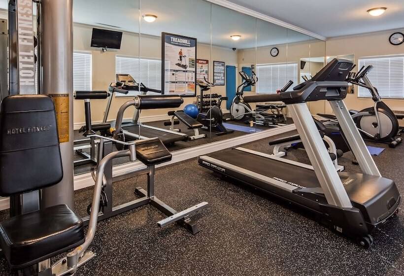 Отель Best Western Clubhouse Inn & Suites