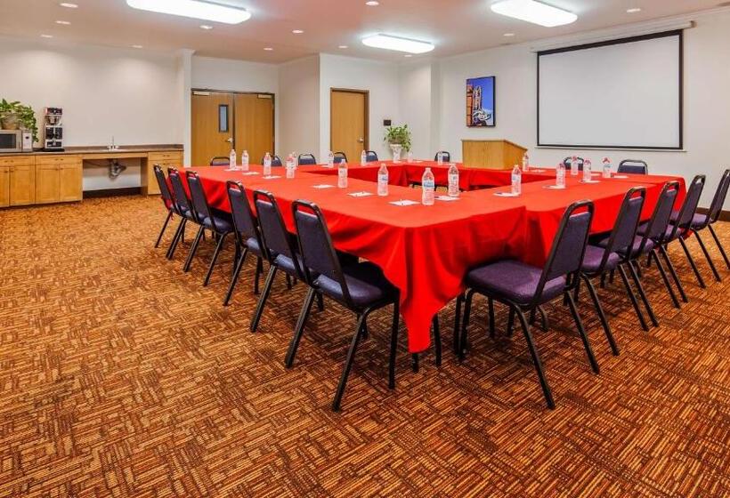 Отель Best Western Clubhouse Inn & Suites