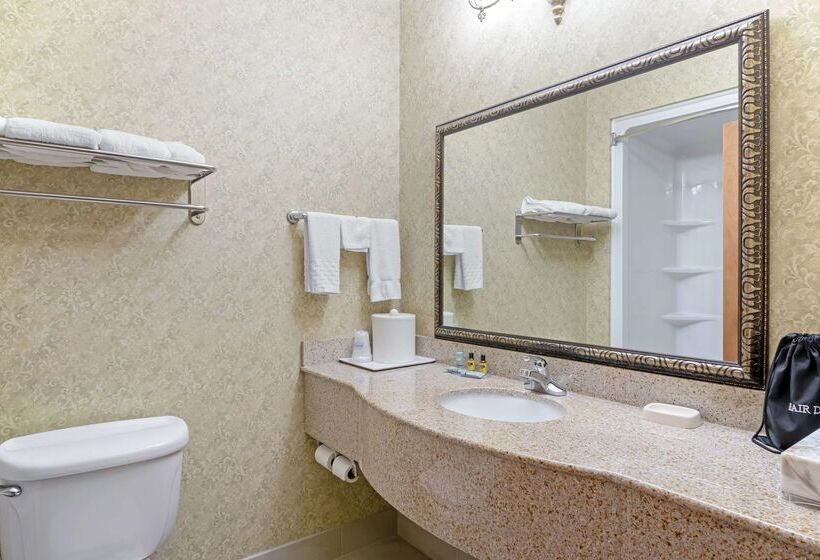 호텔 Best Western Plus Bradbury Inn And Suites