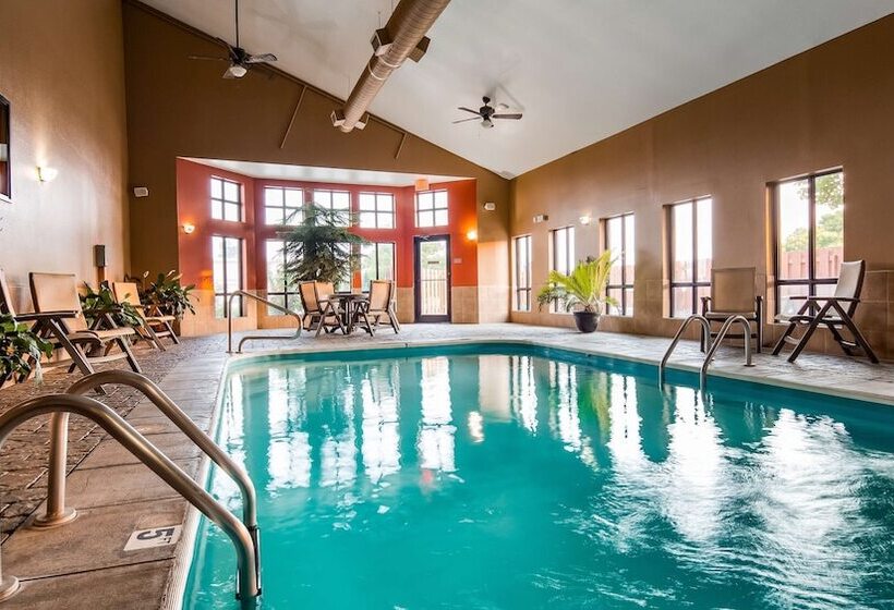 هتل Best Western Plus Country Inn & Suites