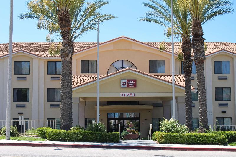 Отель Best Western Plus Lake Elsinore Inn & Suites