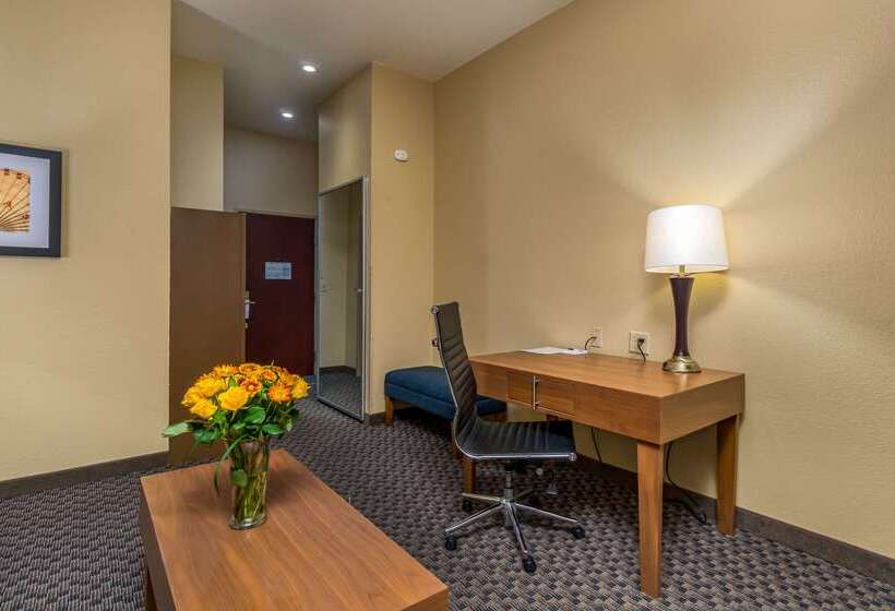 호텔 Best Western Plus Shamrock Inn & Suites
