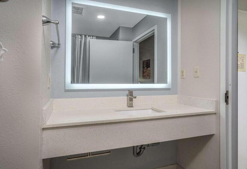 בית מלון כפרי Best Western Plus Silver Creek Inn