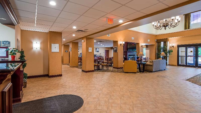 בית מלון כפרי Best Western Plus Victor Inn & Suites